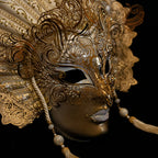Maschera veneziana con svarosky