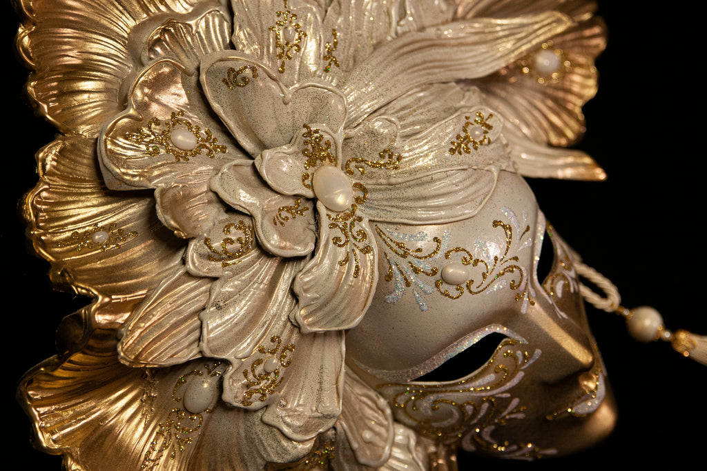 Maschera artigianale certificata come pezzo originale
